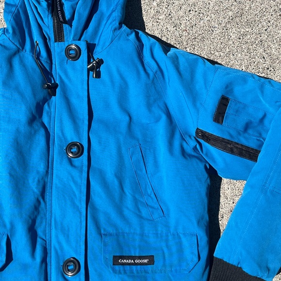 Canada Goose Jacket - Picture 2 of 5